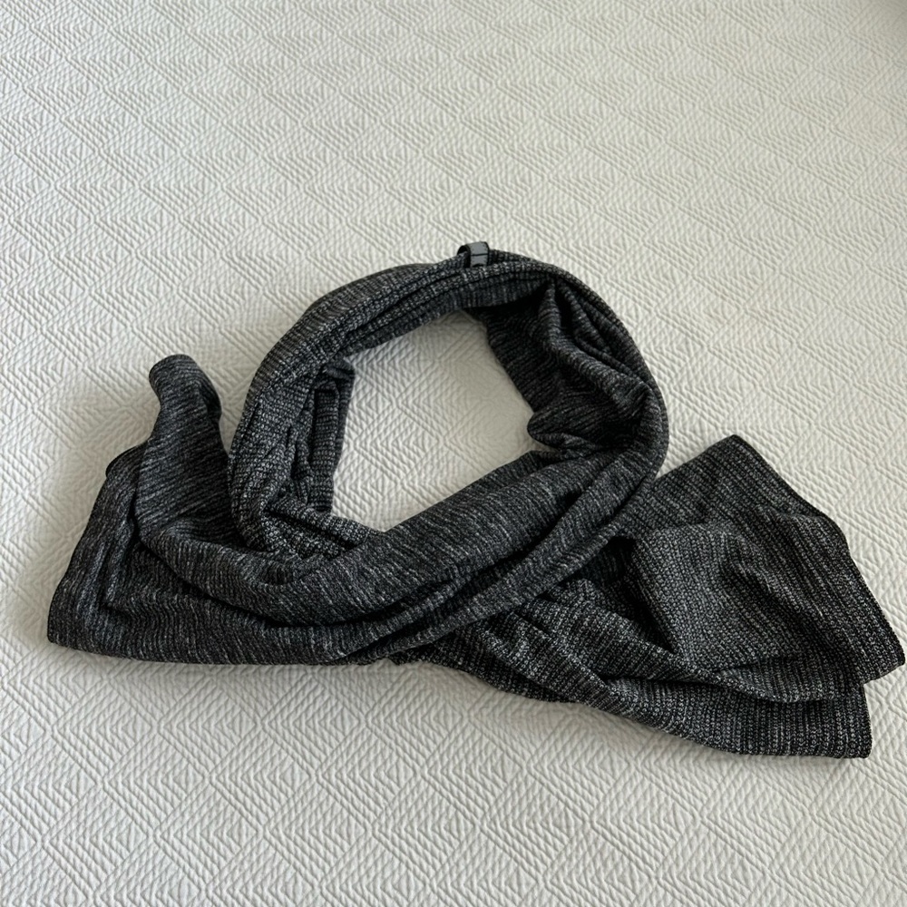Lululemon Customizable Snap Scarf Grey/Black Os - image 1